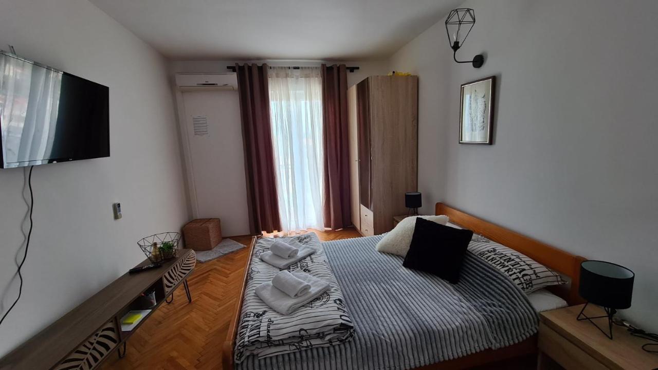 Apartments Solis, 50 M From The Sea - Jakisnica Bagian luar foto
