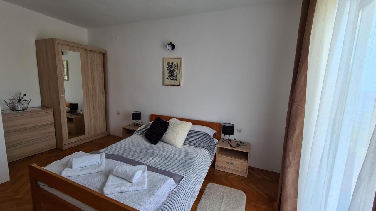 Apartments Solis, 50 M From The Sea - Jakisnica Bagian luar foto